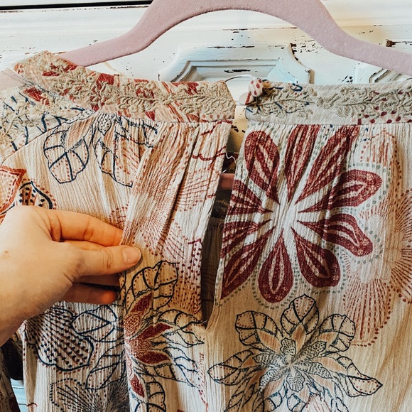 Blouse - Picture 2 of 3